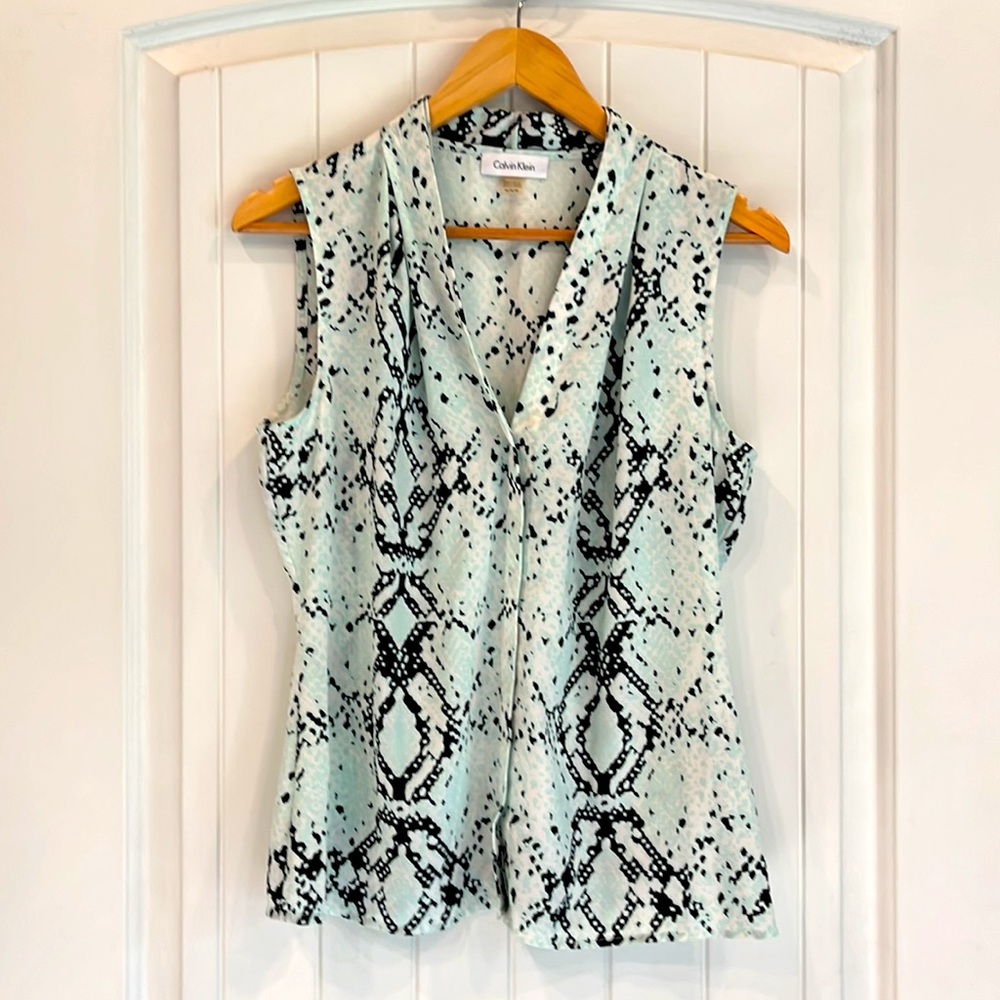 Calvin Klein snakeskin print blouse sleeveless Size medium